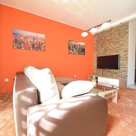 Orange Apartment Novi Sad Room photo