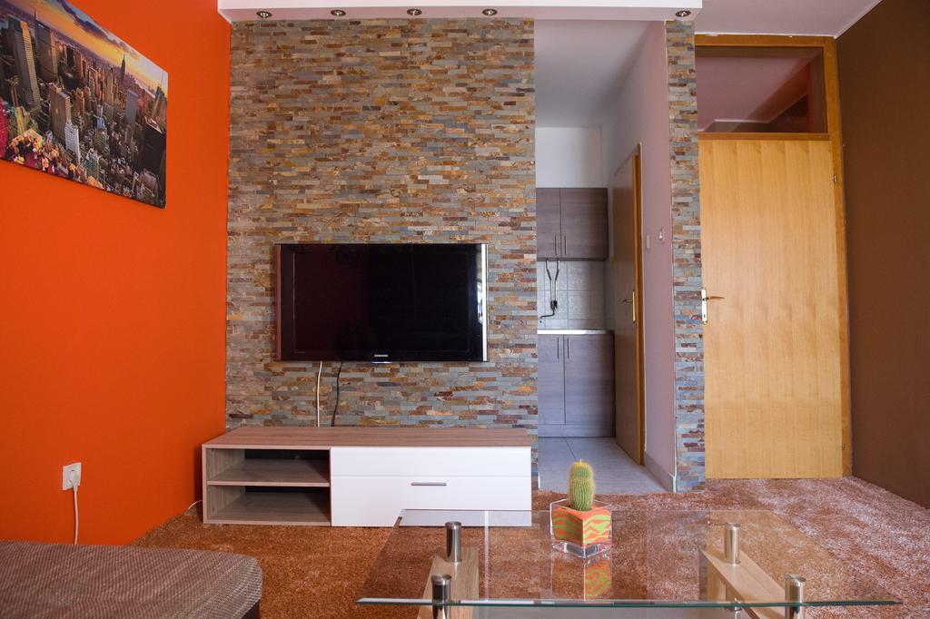 Orange Apartment Novi Sad Room photo