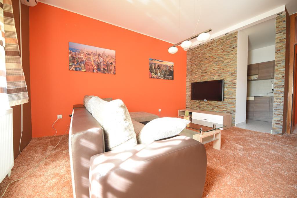 Orange Apartment Novi Sad Room photo